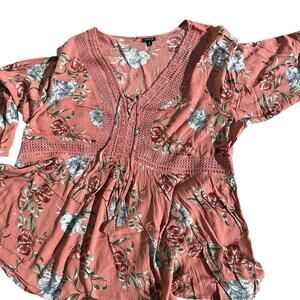 Torrid 4 (26) (4X) woman’s V-neck, full body top, bell cuffs